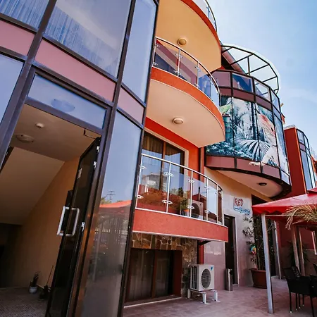 红色鬣蜥酒店 酒店