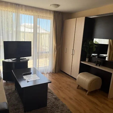 Red Iguana Hotel 3*