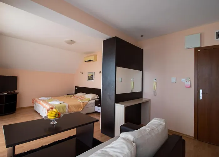 Red Iguana 3* Sveti Vlas